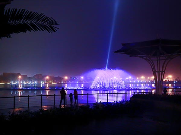 安徽銅陵東部新城區(qū)濱湖公園噴泉水景1